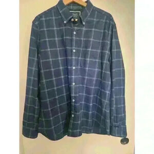 Charles Tyrwhitt Button-up plaid shirt. Size Large‎ Color Blue 100% Cotton